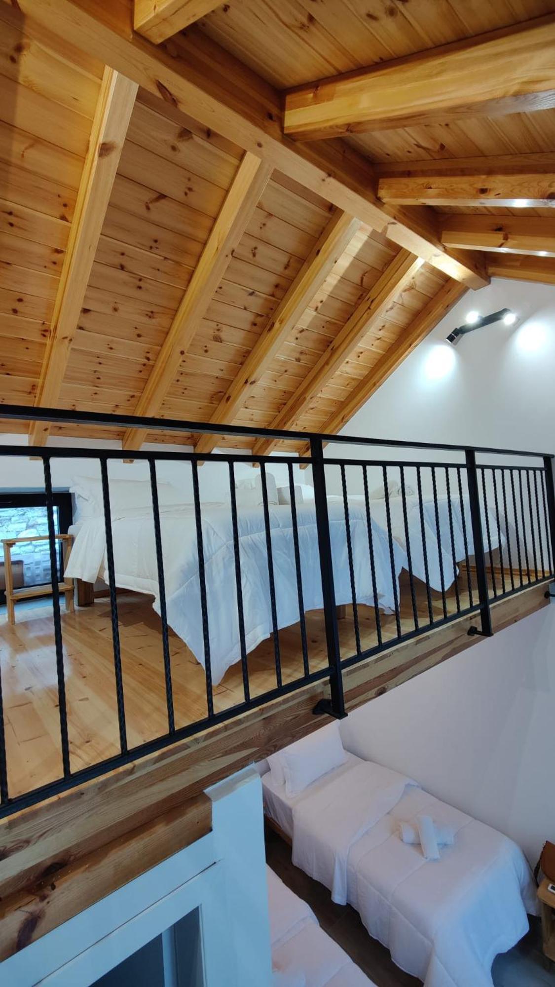 Përmet Gogo Moustache Guest House מראה חיצוני תמונה
