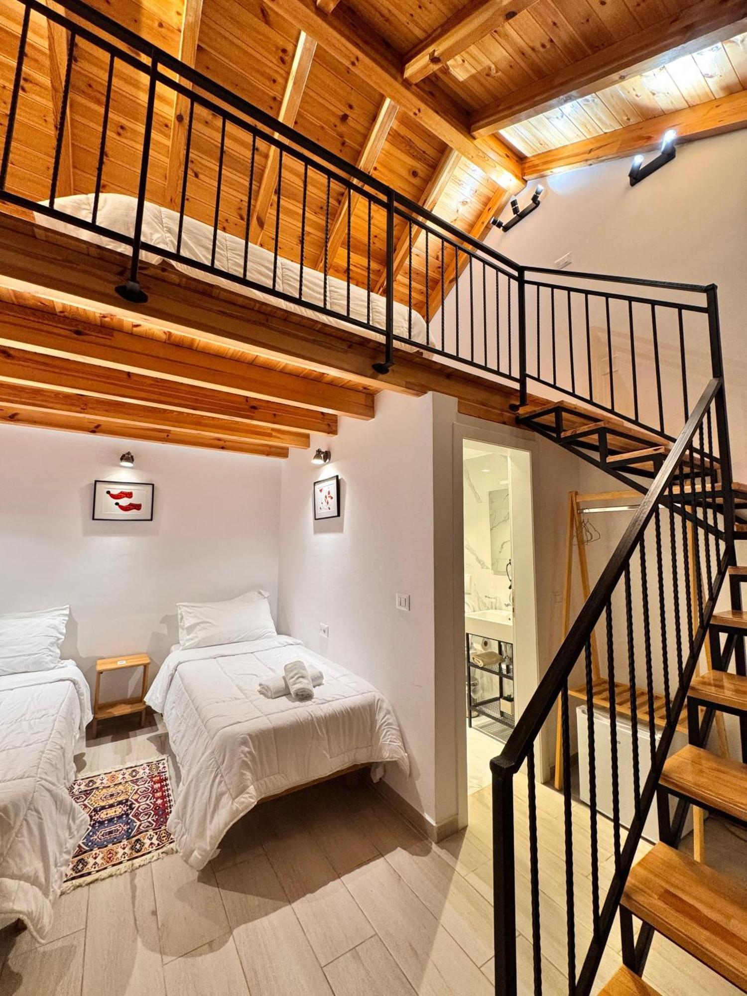 Përmet Gogo Moustache Guest House מראה חיצוני תמונה